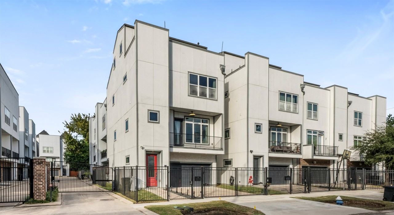 6106 Clarkson Ln #6106D - Photo 3 of 37