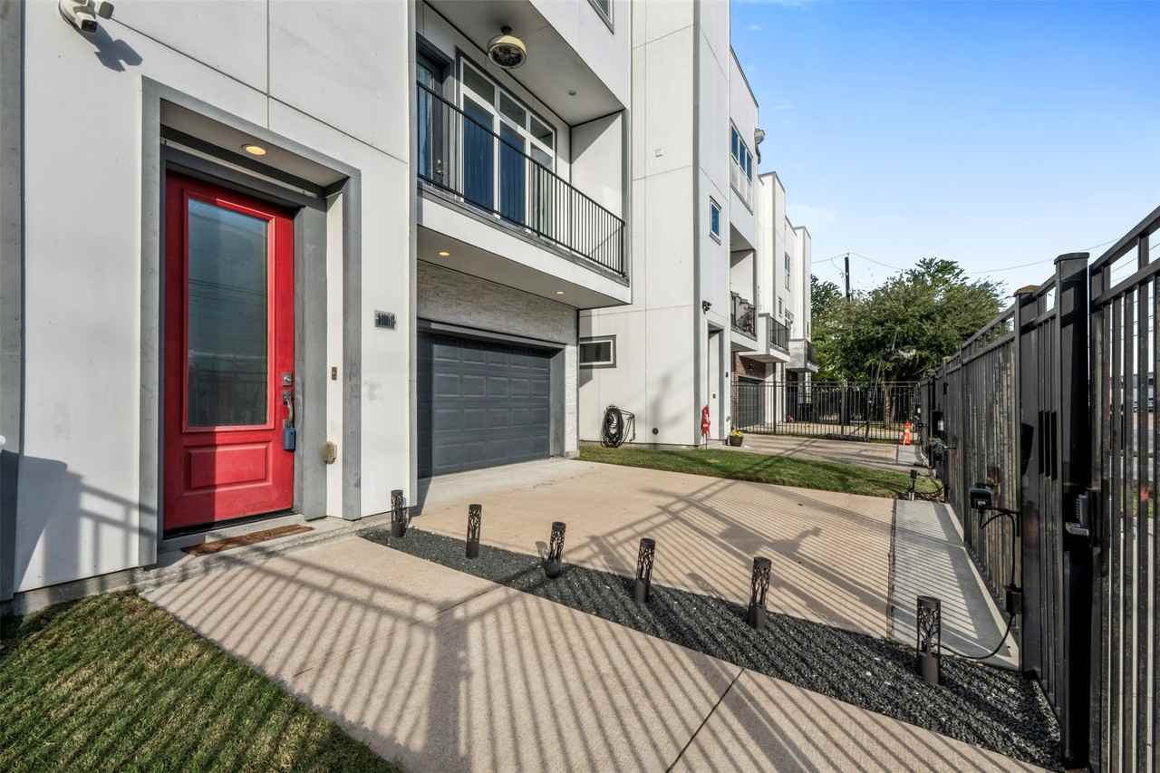 6106 Clarkson Ln #6106D - Photo 4 of 37