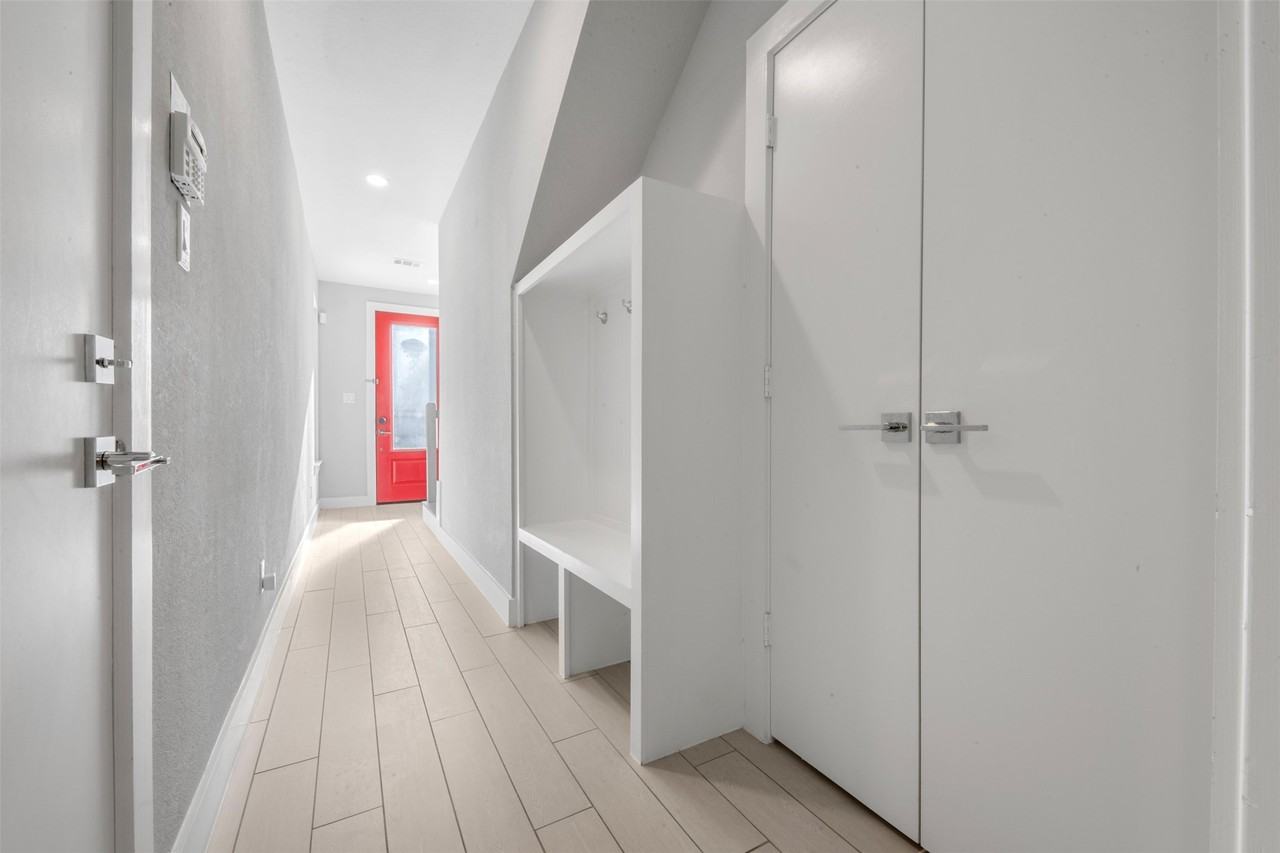 6106 Clarkson Ln #6106D - Photo 6 of 37