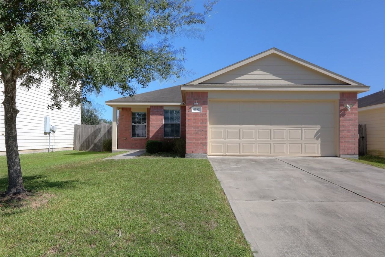 4282 Medina River Loop #4282 - Photo 3 of 6