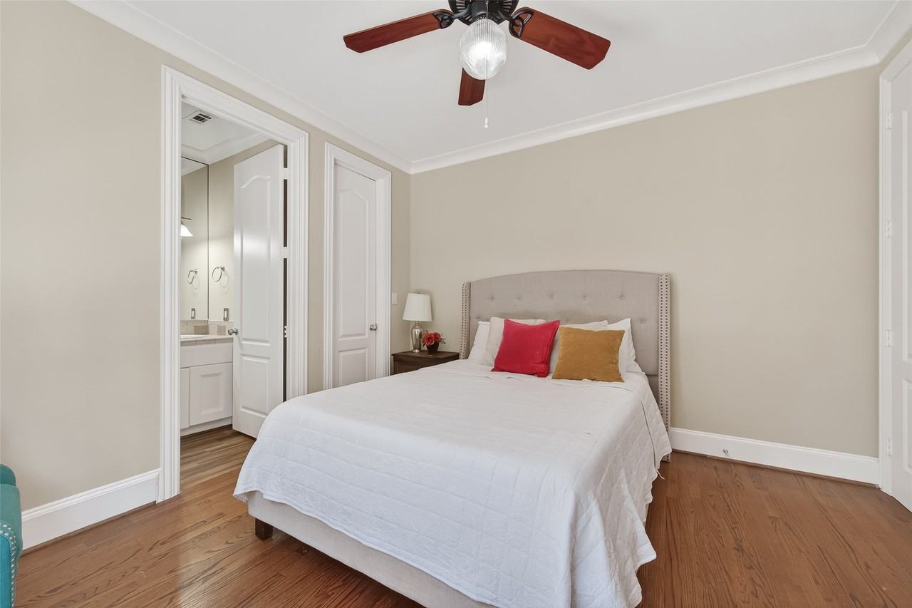 105 Detering St #105 - Photo 4 of 44