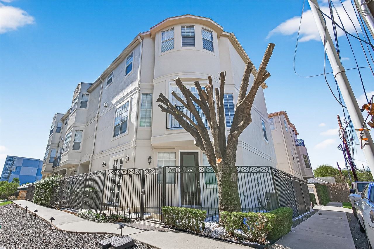 105 Detering St #105 - Photo 5 of 44