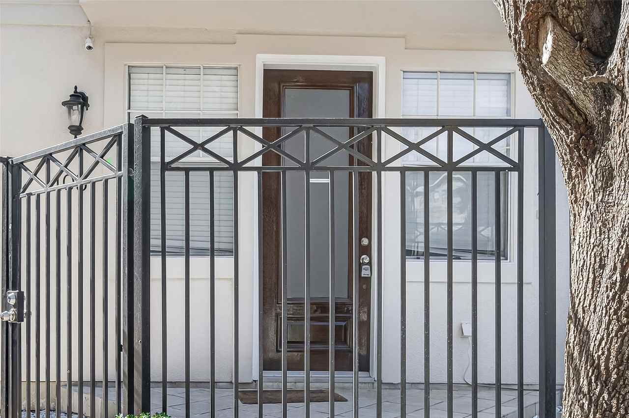 105 Detering St #105 - Photo 7 of 44