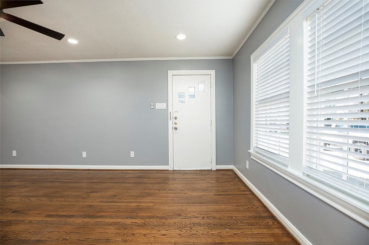 1202 Birdsall St #1202 - Photo 5 of 30