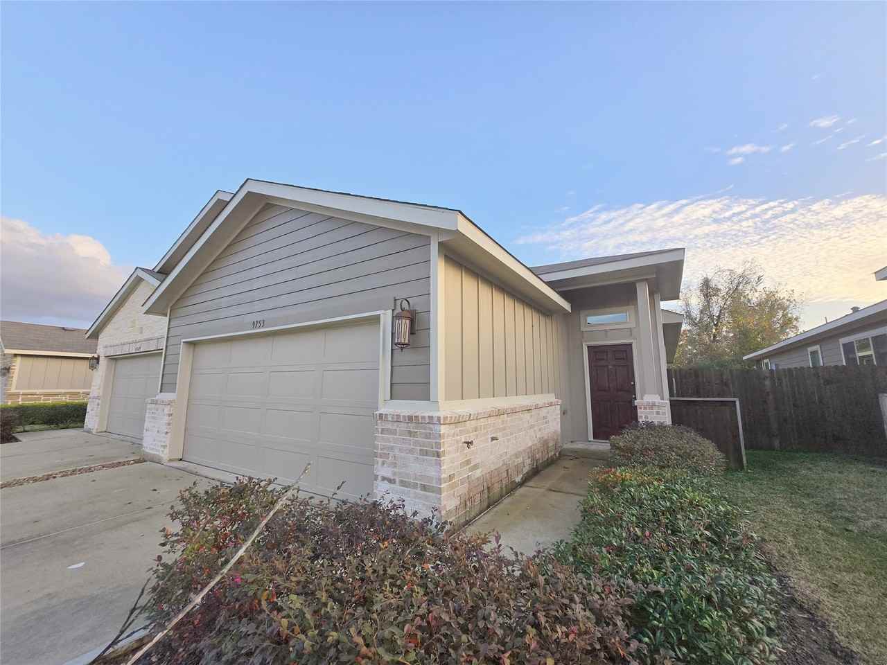 9753 Grosbeak Ln #9753 - Photo 3 of 25