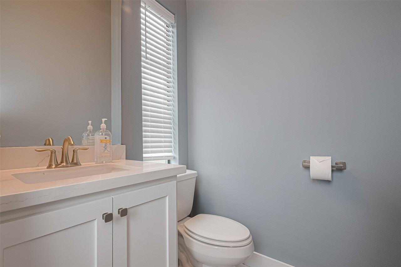 4318 Center St #4318 - Photo 5 of 33