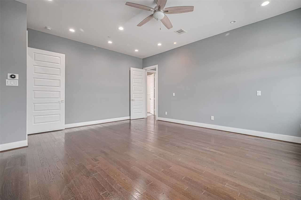 4318 Center St #4318 - Photo 6 of 33