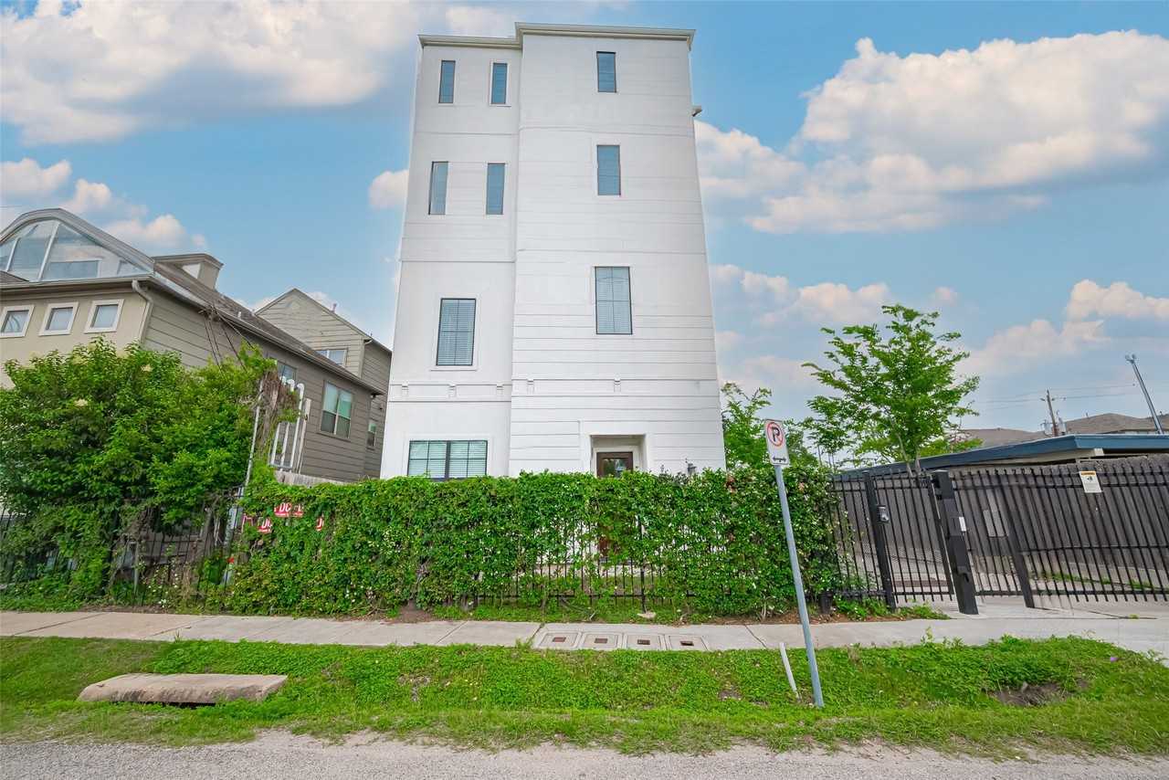 4318 Center St #4318 - Photo 7 of 33