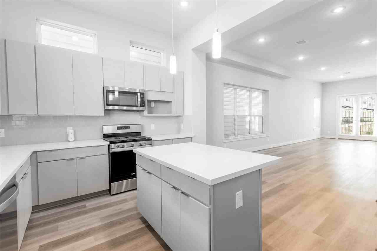 1284 N Post Oak Rd #1284A - Photo 4 of 28