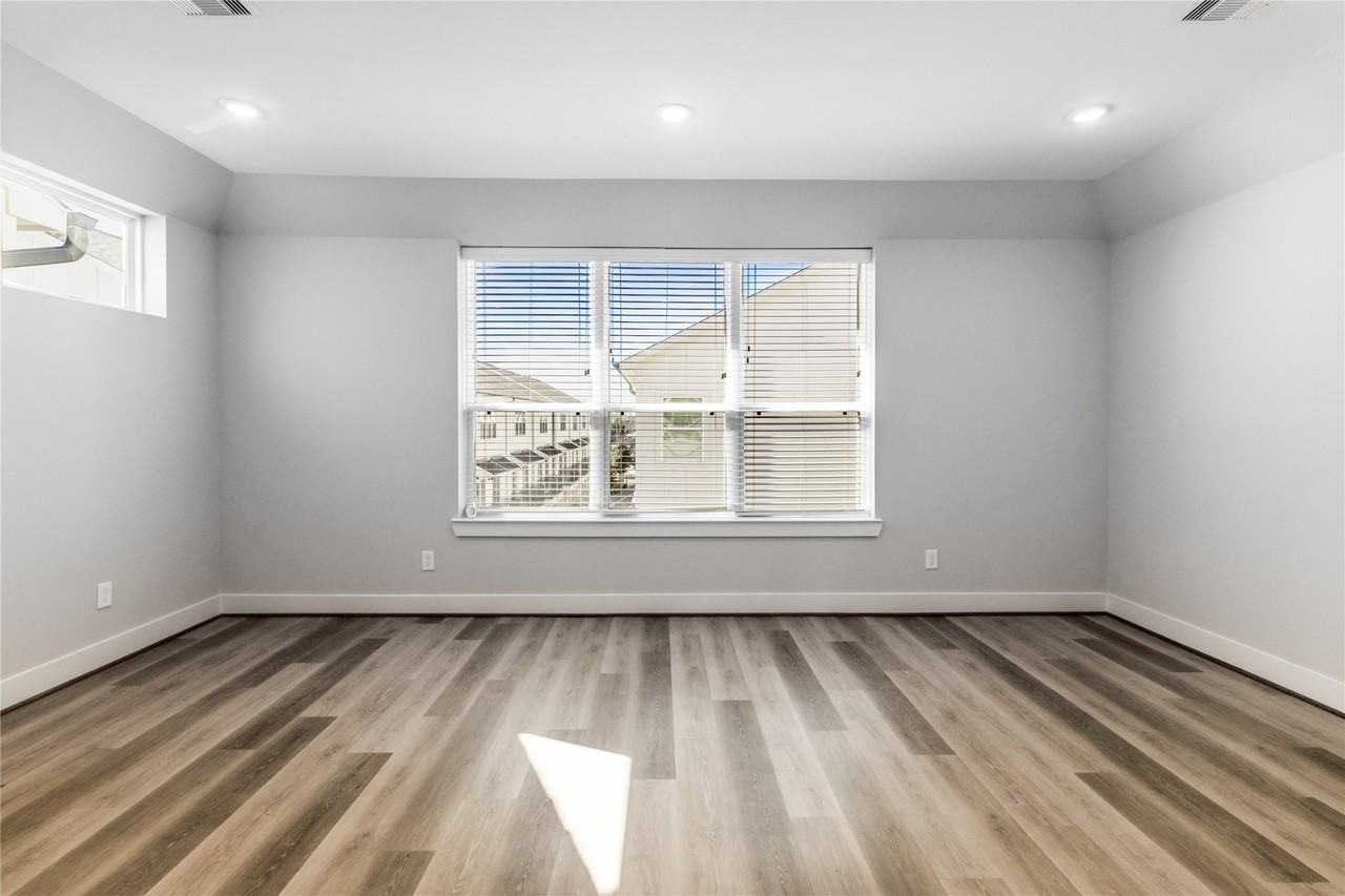 1284 N Post Oak Rd #1284A - Photo 5 of 28