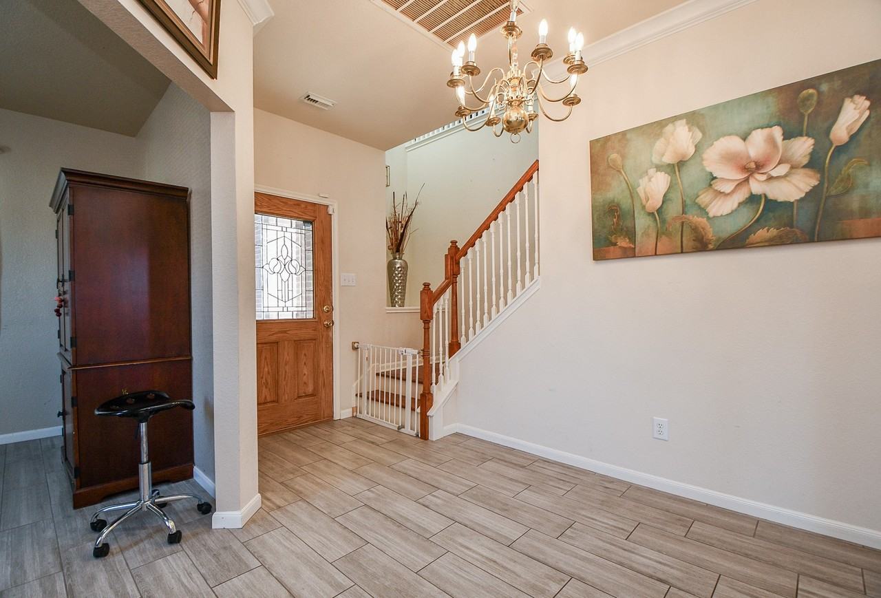 2810 Powell Springs Ct #2810 - Photo 4 of 32