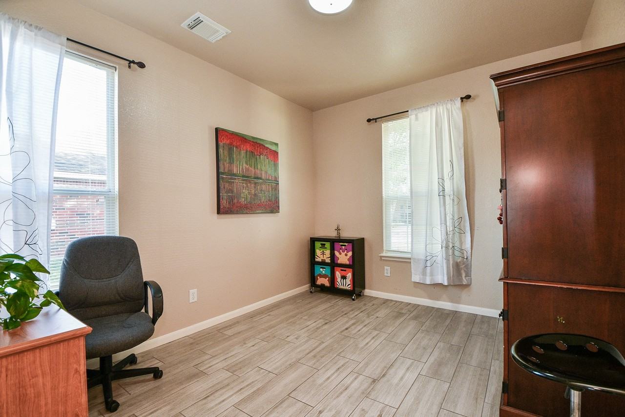 2810 Powell Springs Ct #2810 - Photo 5 of 32