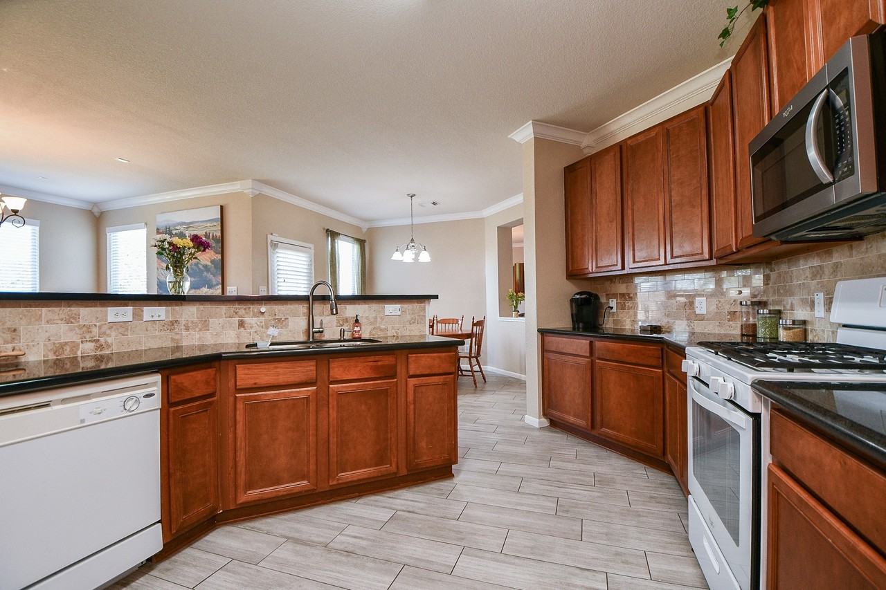 2810 Powell Springs Ct #2810 - Photo 7 of 32