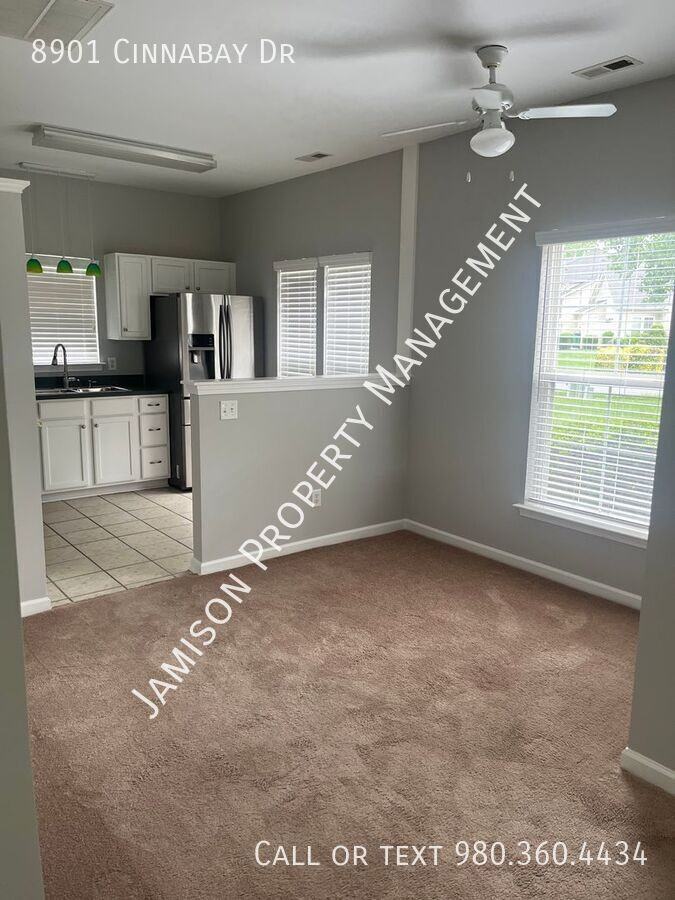 8901 Cinnabay Dr - Photo 4 of 21