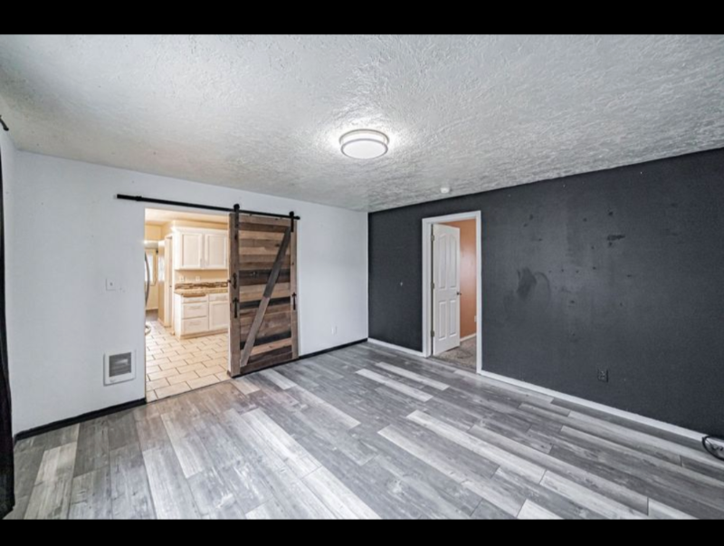 953 N Blvd - Photo 4 of 19