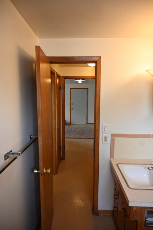 1631 Kimbark St #2 - Photo 7 of 16