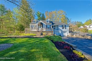 featured image of 2550 Troy Schenectady Rd #LEFT