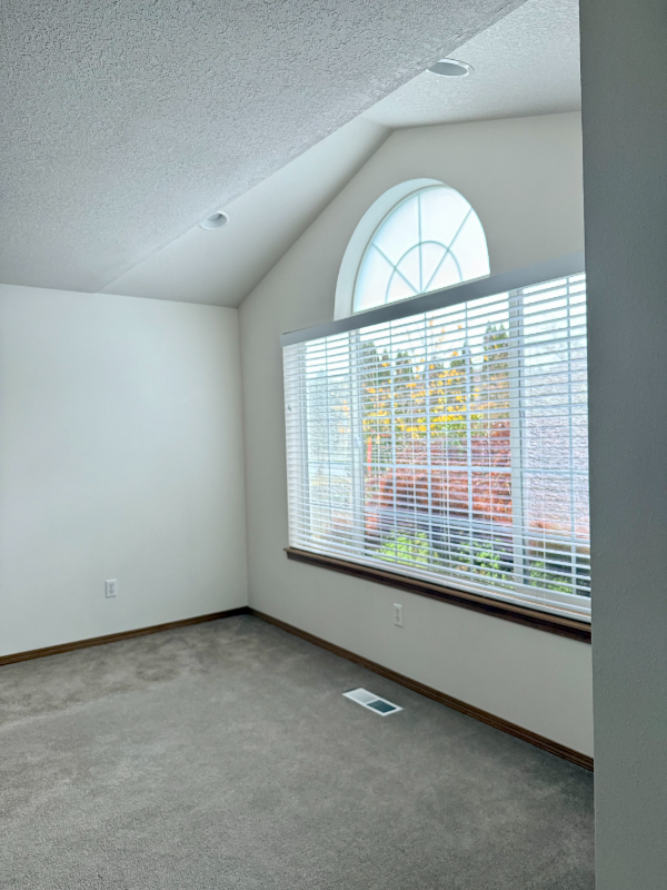 109 Wilshire Way - Photo 2 of 16