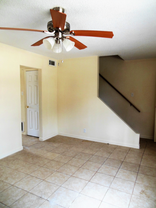 1011 Giovanni St #2 - Photo 2 of 11