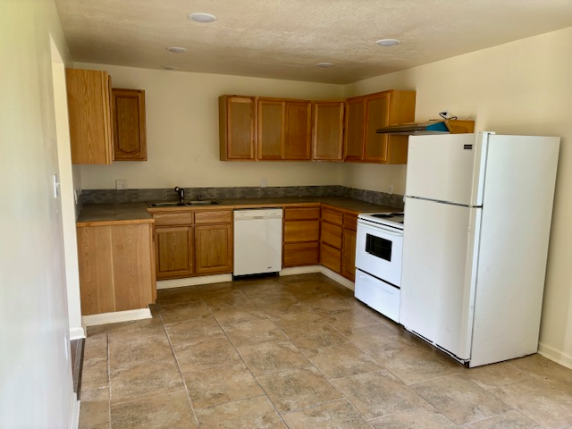 1011 Giovanni St #2 - Photo 3 of 11