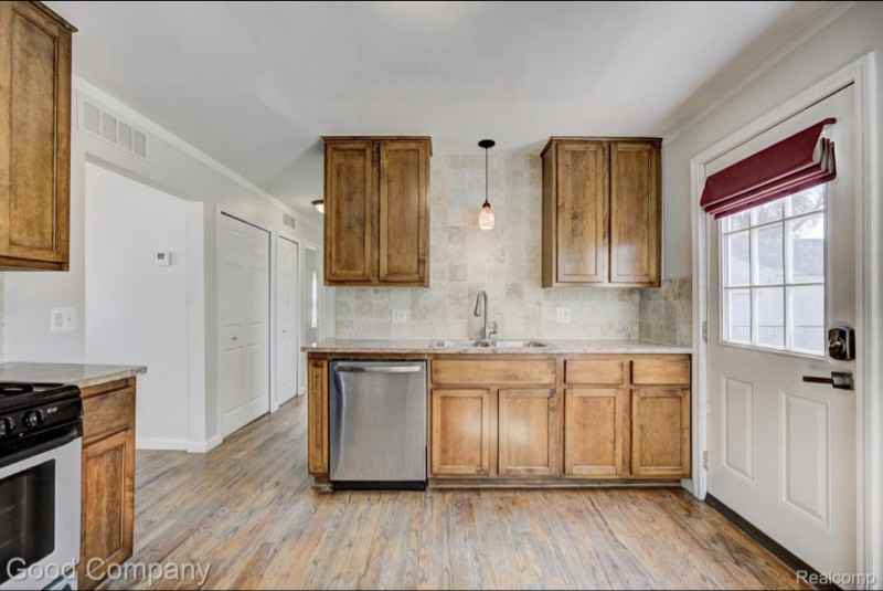 600 E Kalama Ave - Photo 2 of 20