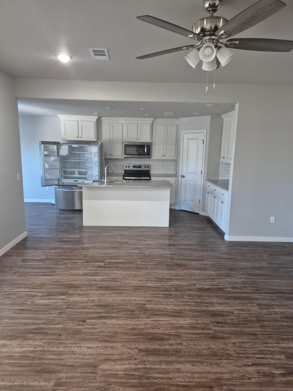 3909 Bryan Rd - Photo 4 of 19