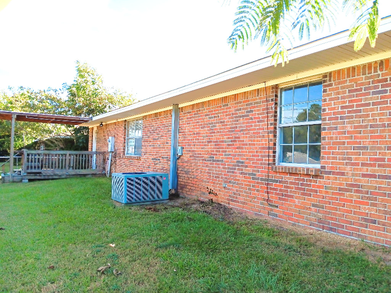 252 Sanders Rd - Photo 4 of 19