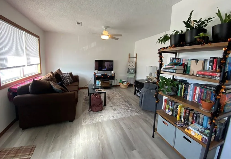 111 W 9th St #1 - Photo 3 of 9