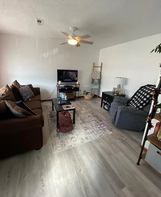 111 W 9th St #1 - Photo 4 of 9