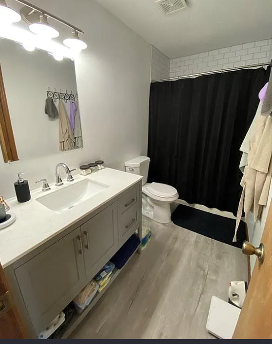 111 W 9th St #1 - Photo 6 of 9