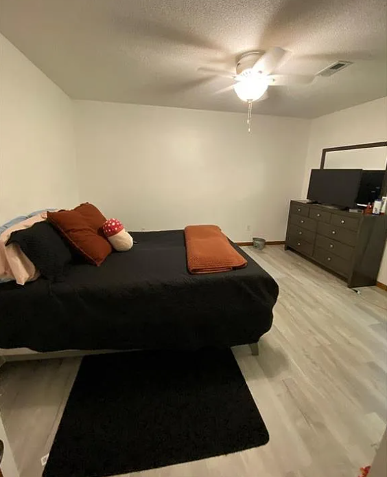 111 W 9th St #1 - Photo 7 of 9