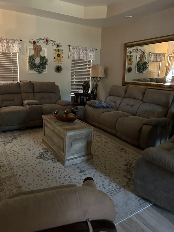 1061 Gage Dr - Photo 2 of 10