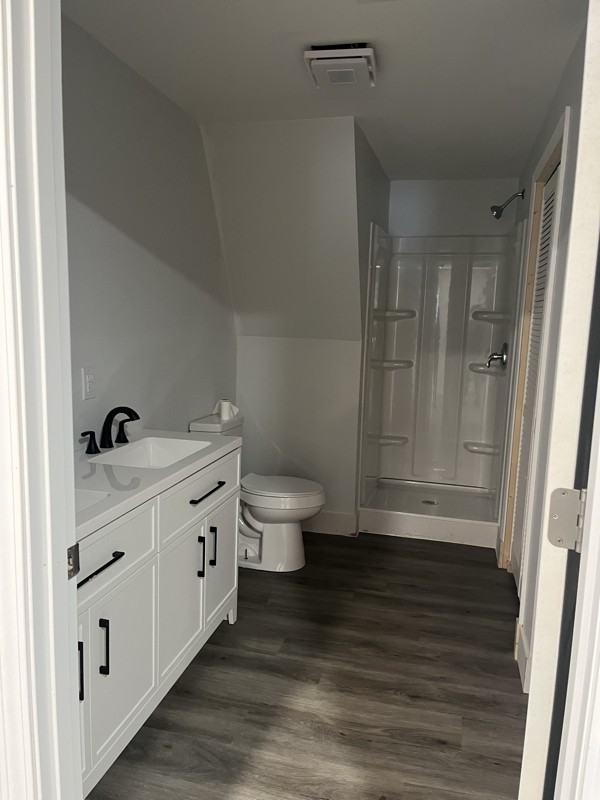 14586 7 Mile Rd - Photo 4 of 8