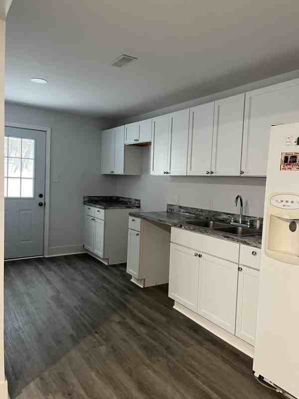 14586 7 Mile Rd - Photo 5 of 8