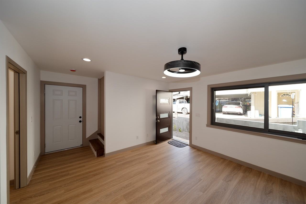 2056 10th Ave - Photo 4 of 8