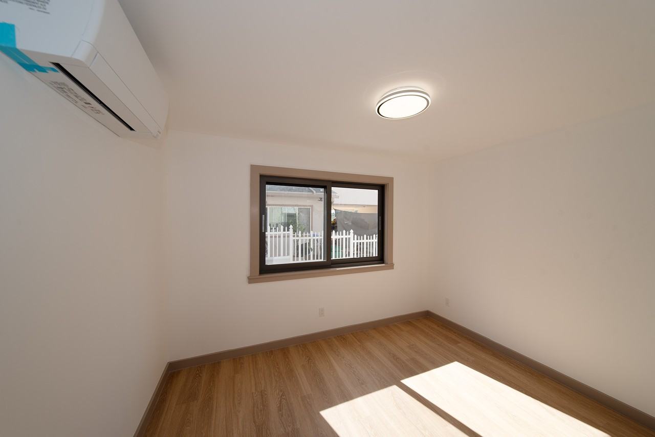 2056 10th Ave - Photo 7 of 8