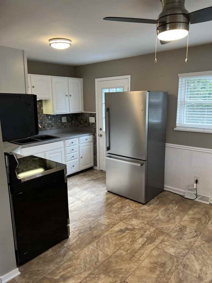 1122 Sharon Ave #NA - Photo 4 of 17