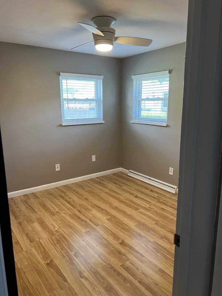 1122 Sharon Ave #NA - Photo 5 of 17