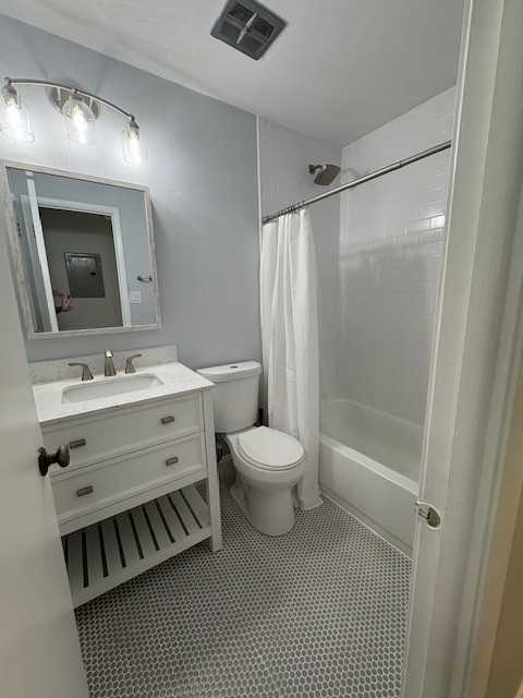 1327 84th Ave N #C - Photo 6 of 10