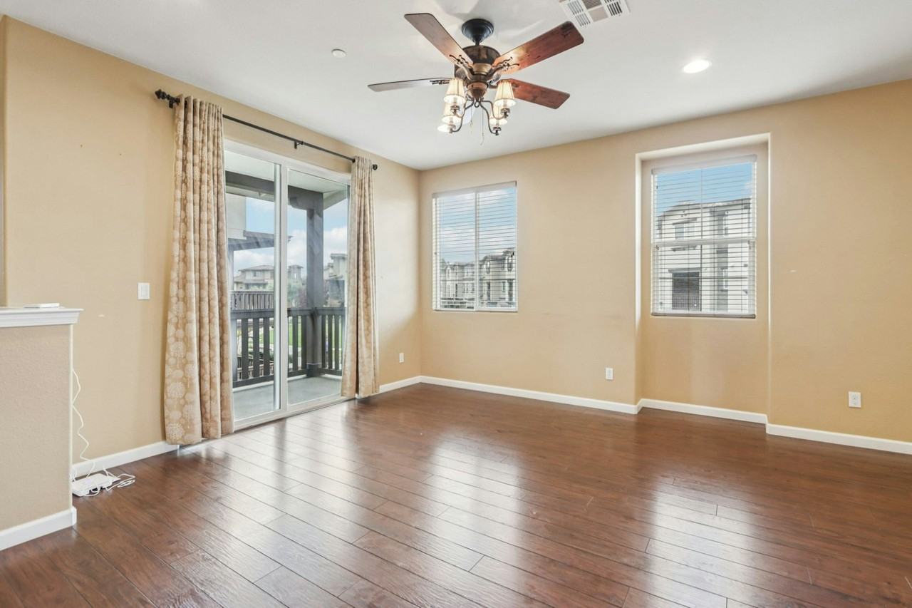 5807 Via Lugano - Photo 2 of 20