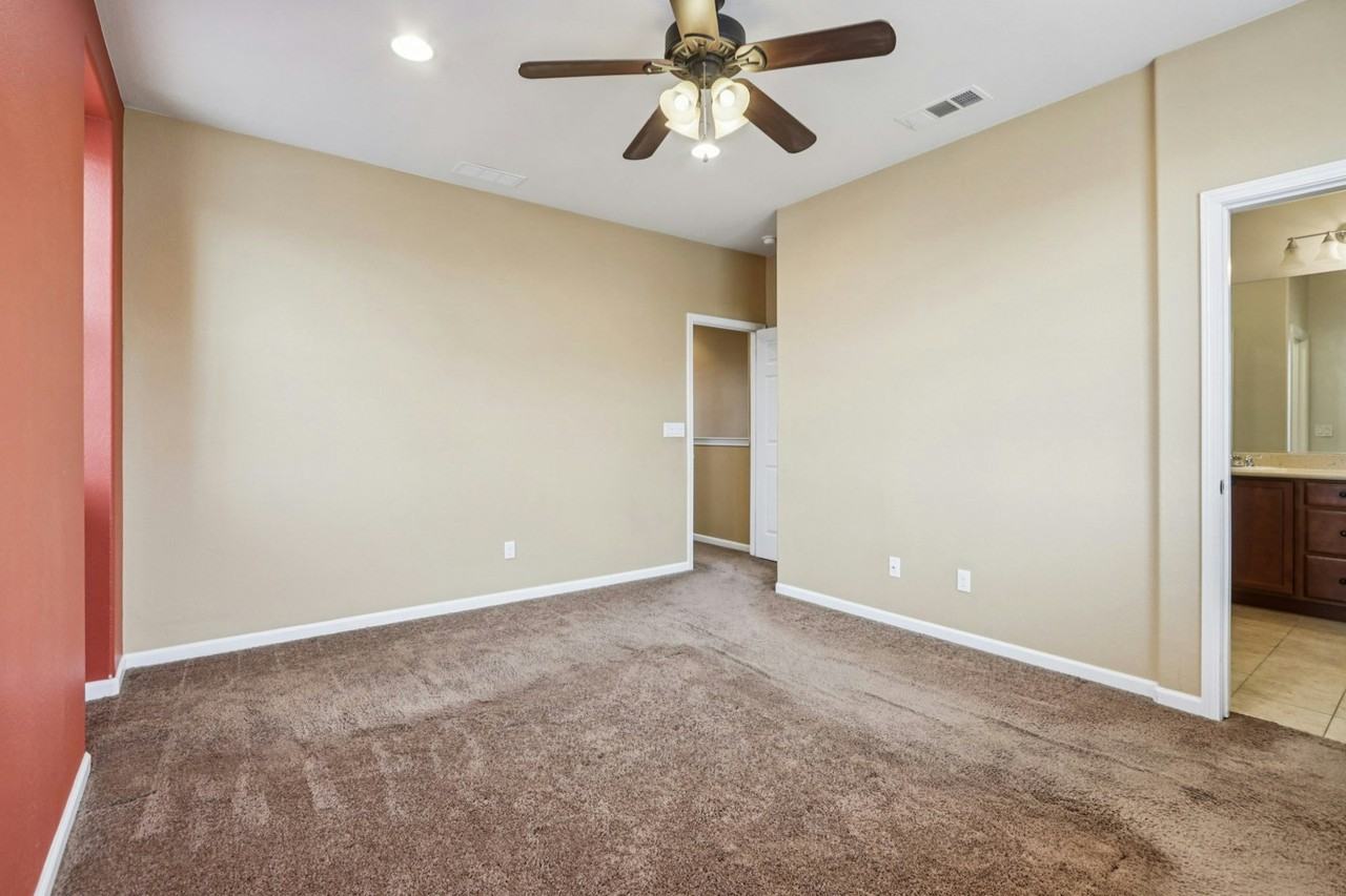 5807 Via Lugano - Photo 7 of 20