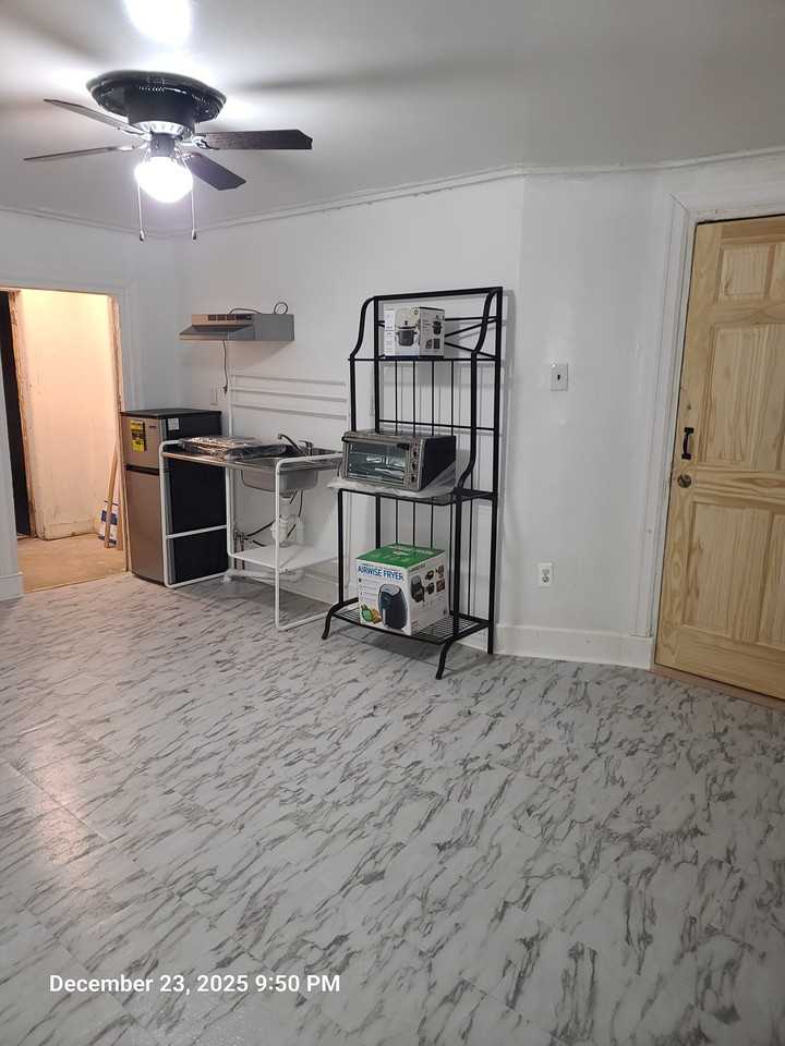 735 Hancock St #1L - Photo 2 of 5