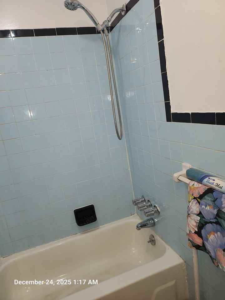 735 Hancock St #1L - Photo 4 of 5