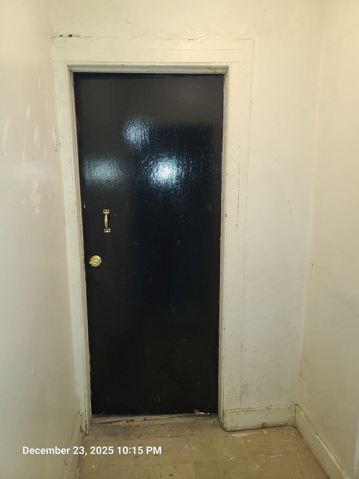 735 Hancock St #1L - Photo 5 of 5