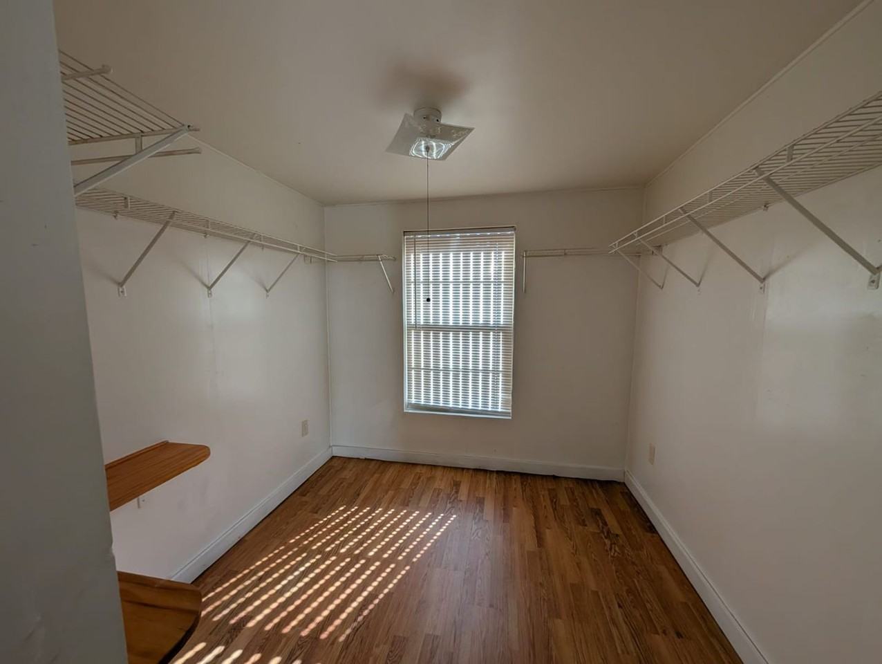 510 W Bilbo St - Photo 6 of 13