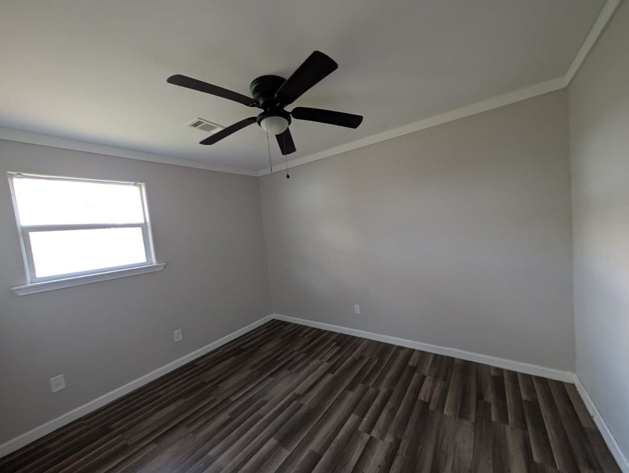 4405 Pradice St - Photo 4 of 9