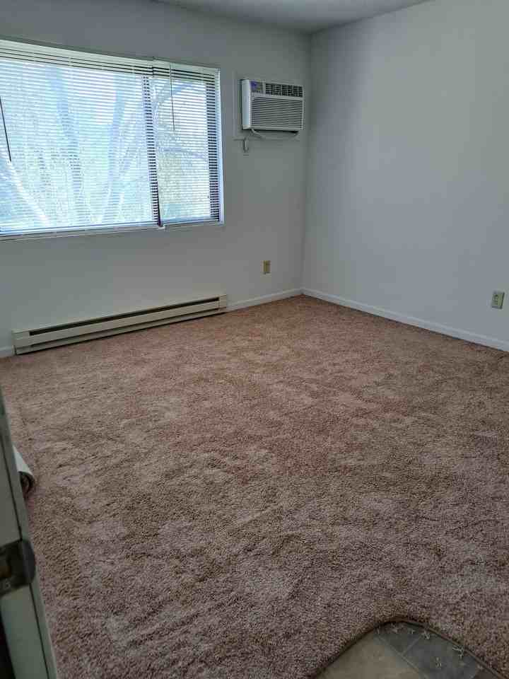 2104 Lincoln Avenue - Photo 2 of 8