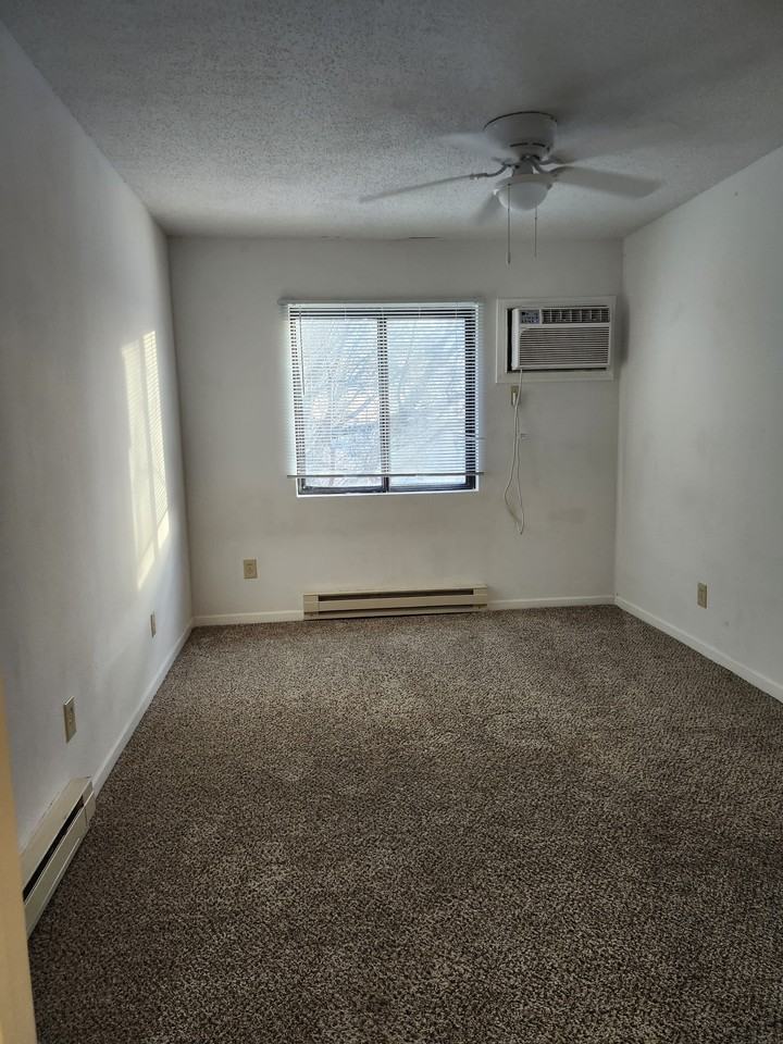 2104 Lincoln Avenue - Photo 5 of 18