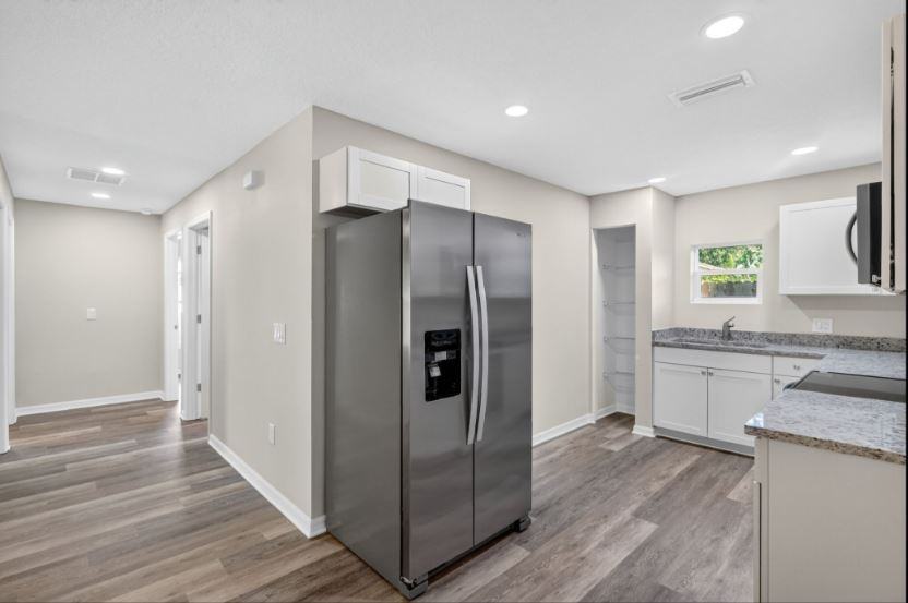 1511 8th Avenue East - Photo 3 of 20