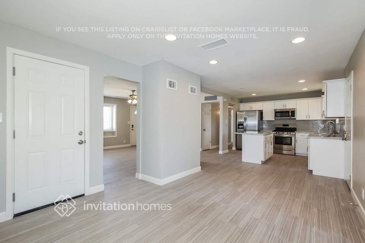 1539 W 7th St - Photo 4 of 18